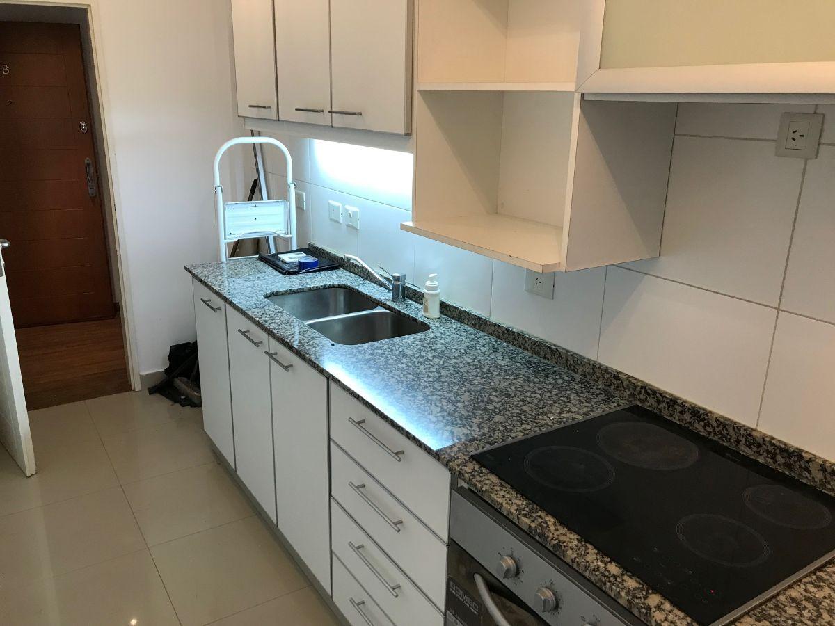 Foto de Acassuso: Moderno Departamento de 2 Amb con cochera. Ubicado frente a, imagen 5