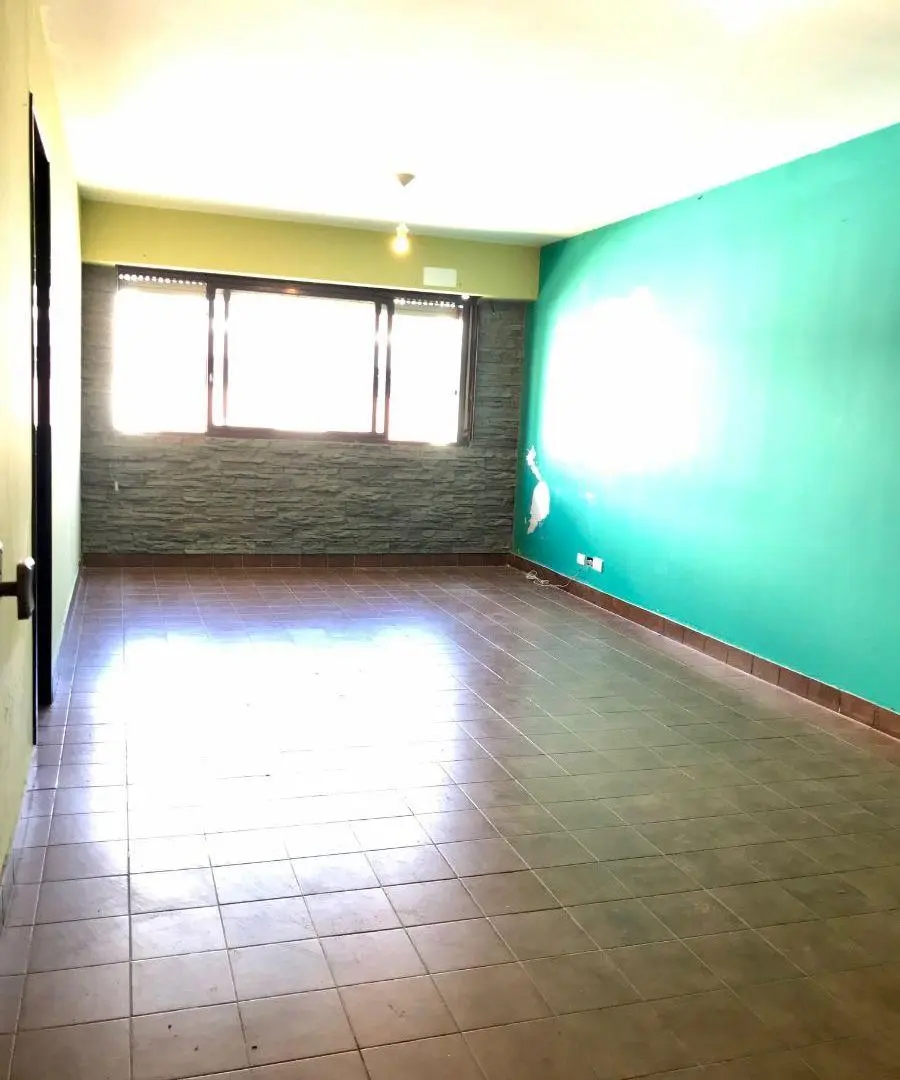 Martínez: Departamento con Cochera. Monoambiente a 1 Cuadra de Avenida Santa Fe y 3 de la Estación 3