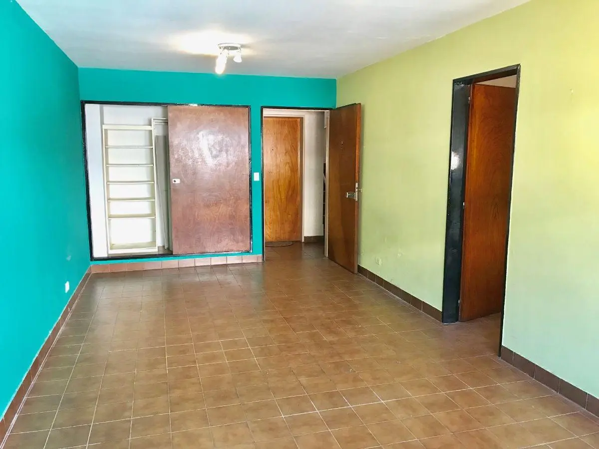 Martínez: Departamento con Cochera. Monoambiente a 1 Cuadra de Avenida Santa Fe y 3 de la Estación 4
