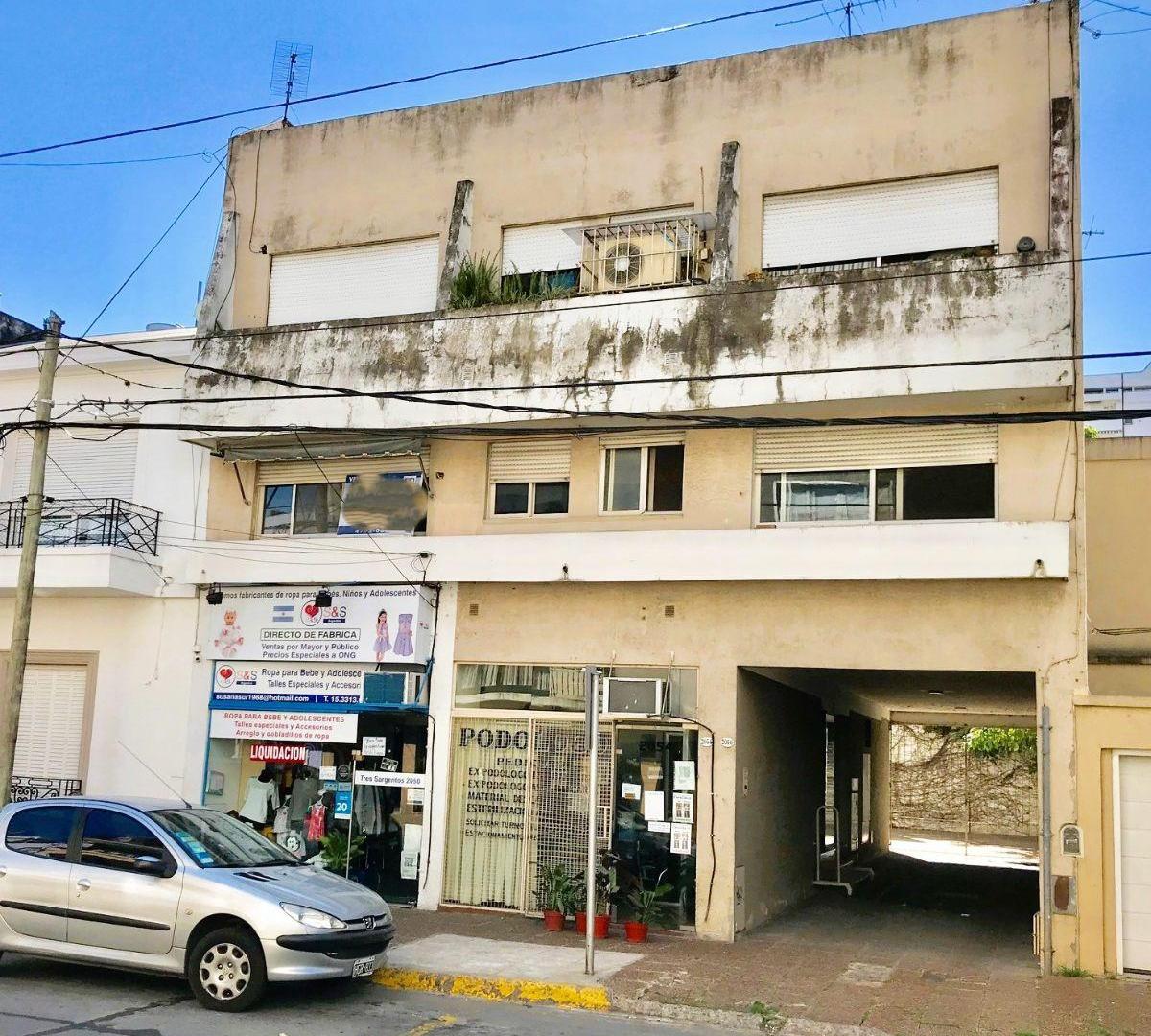 Martínez: Departamento con Cochera. Monoambiente a 1 Cuadra de Avenida Santa Fe y 3 de la Estación