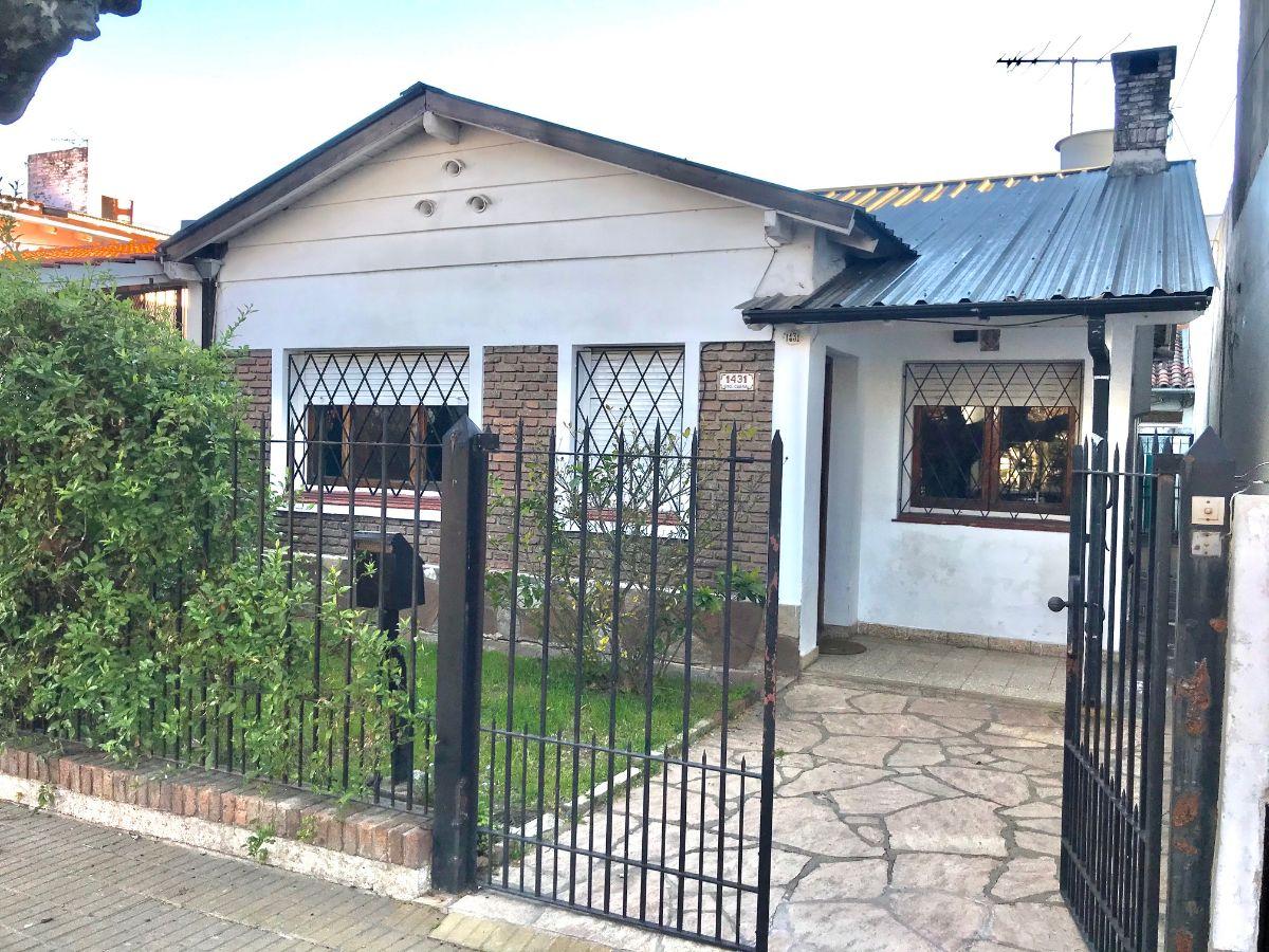 Martínez: Ph al frente de 3 amplios ambientes con Patio y parrilla a 6 cuadras de Avda Santa Fe