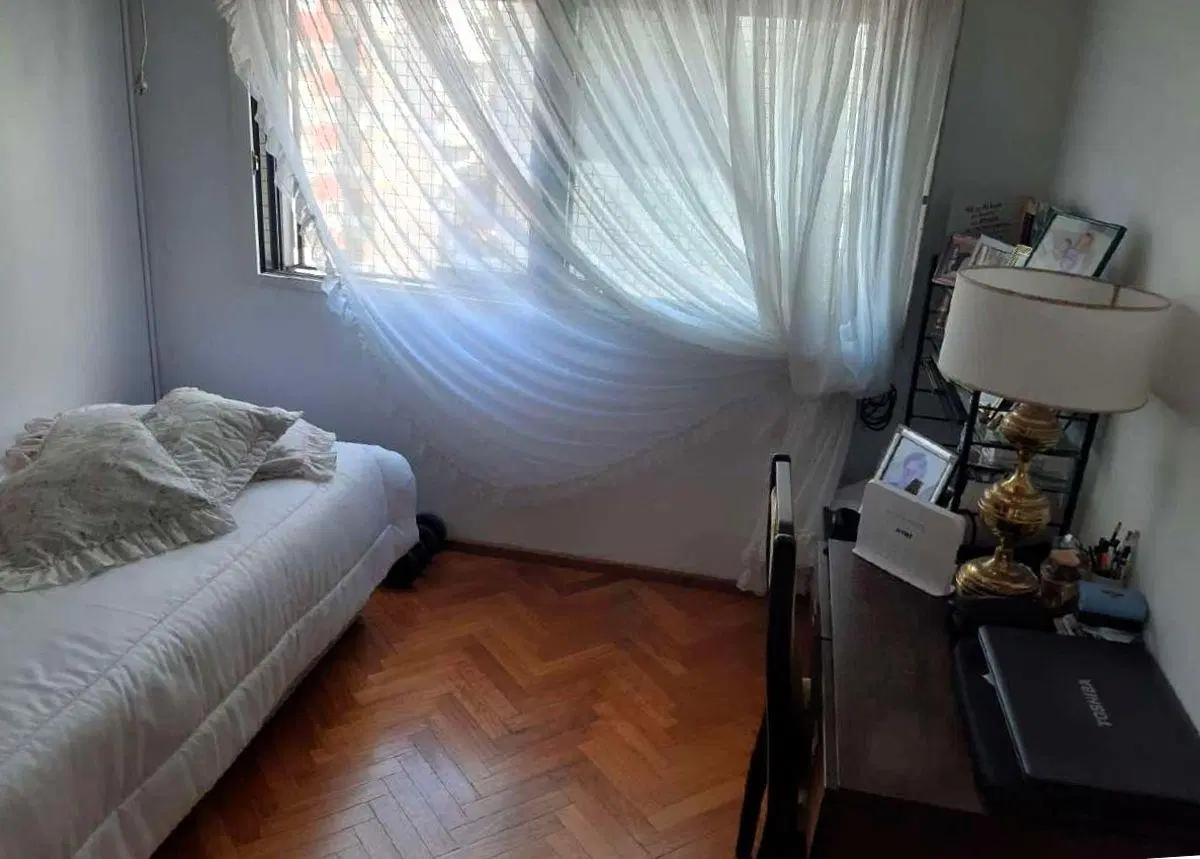 Impecable Departamento 4 ambientes con balcón y cochera 1