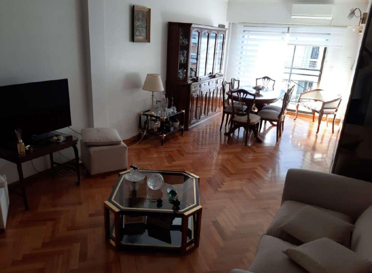 Impecable Departamento 4 ambientes con balcón y cochera