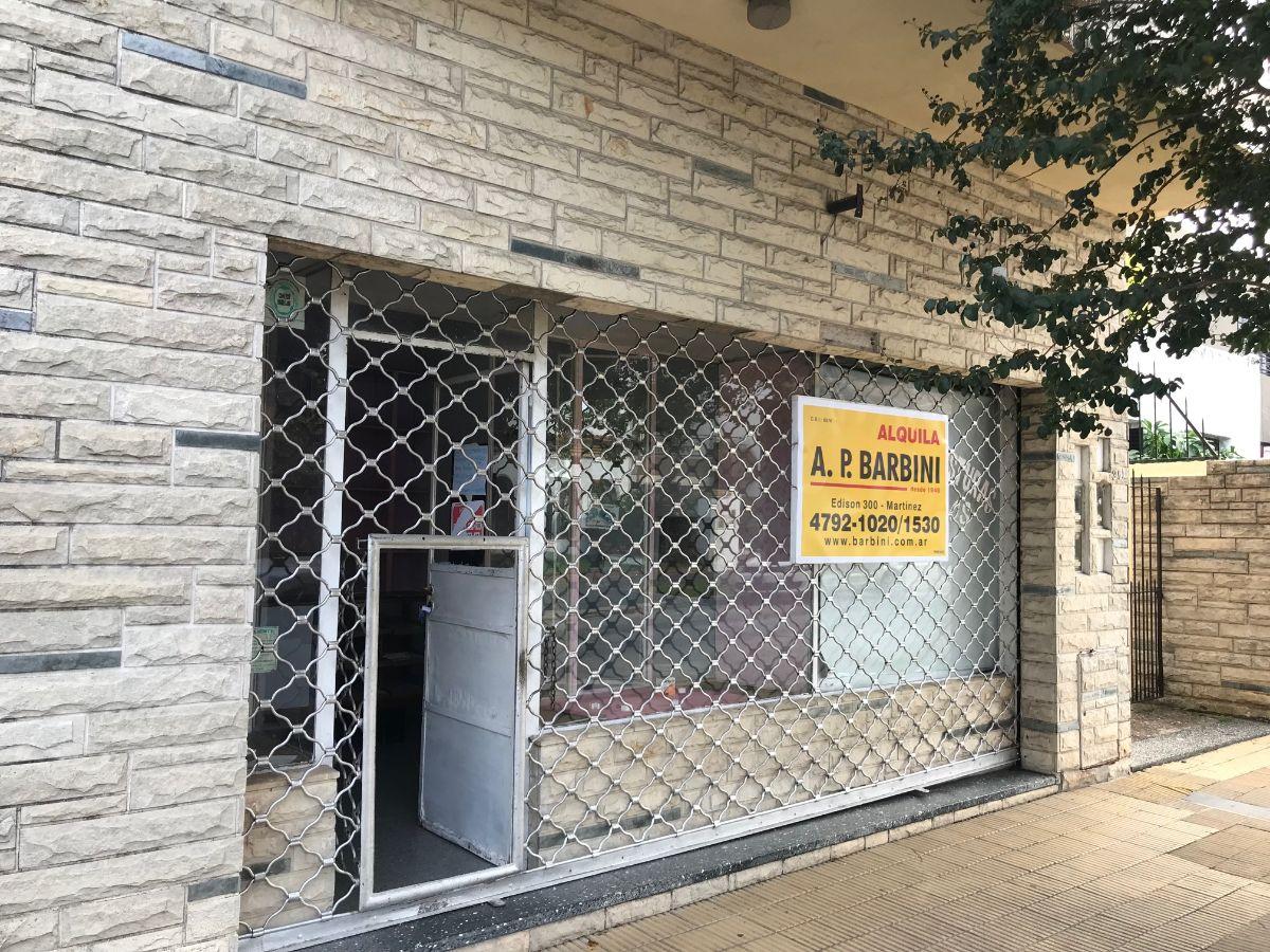 Martínez: Excelente Local Comercial a 2 cuadras de Av. Santa Fe. Gran Vidriera. Muy luminoso. 30 m2