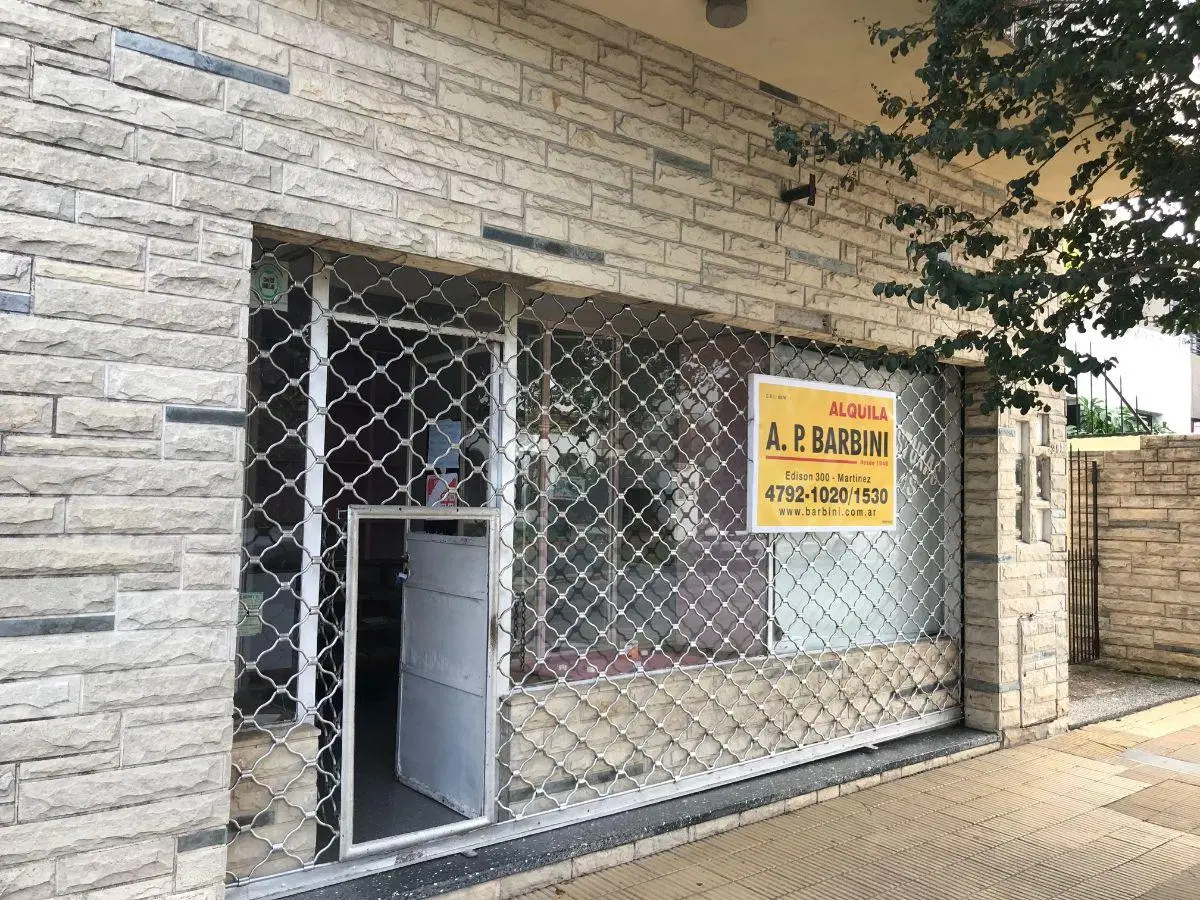 Martínez: Excelente Local Comercial a 2 cuadras de Av. Santa Fe. Gran Vidriera. Muy luminoso. 30 m2 3