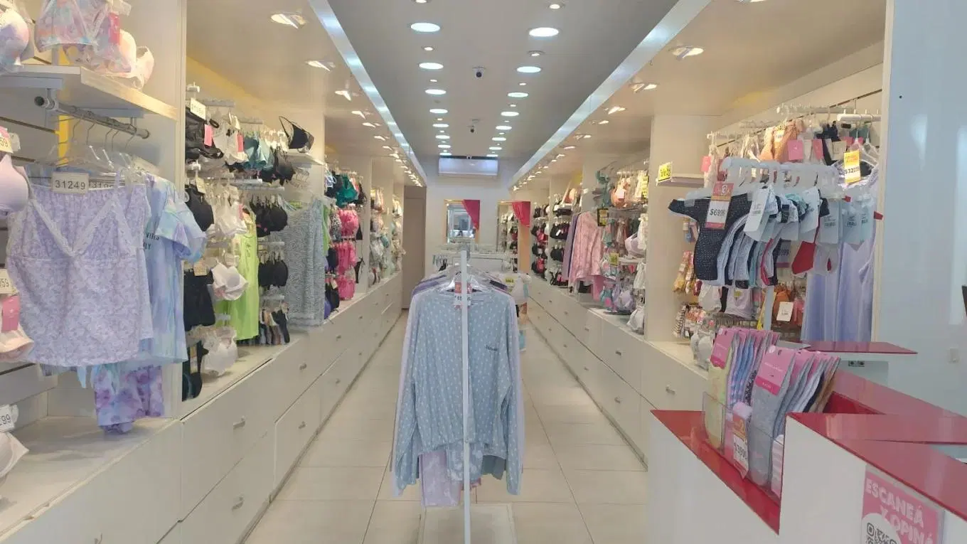 Martínez: Único local sobre calle Alvear. En la mejor cuadra del Centro de Martínez Excelente estado 3