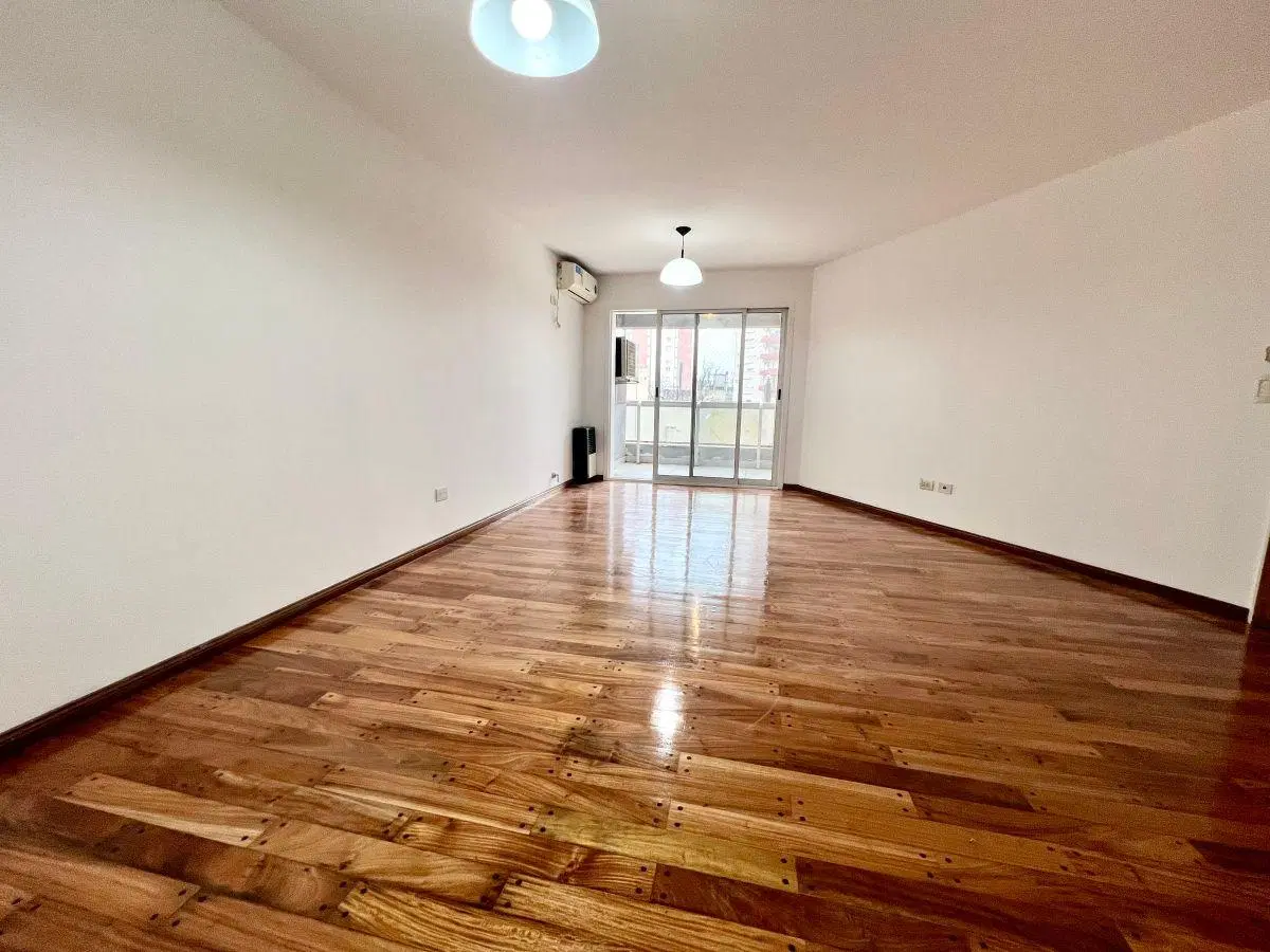Moderno Depto de 3 Amb con cochera descubierta, Piscina, Gimnasio, SUM, Seguridad 24hs. Pintado 4
