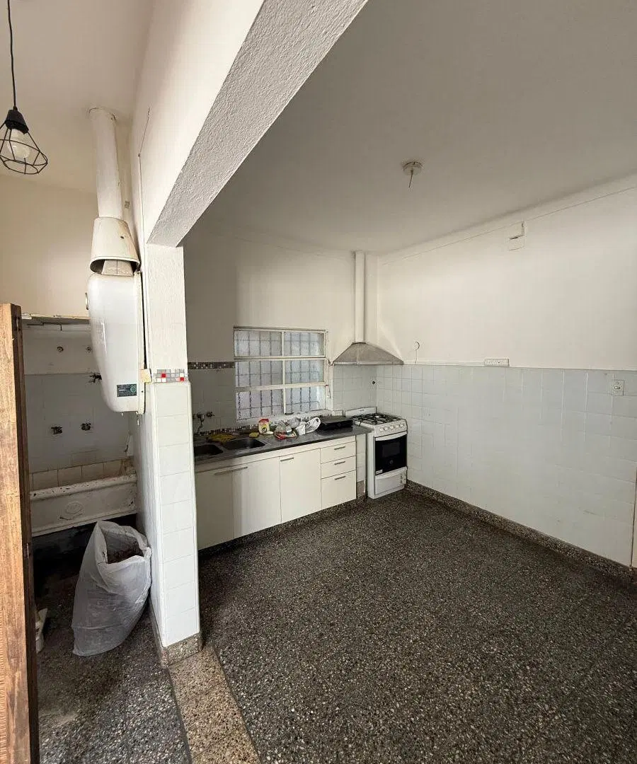 Martínez: PH Al Frente de 3 Amplios Ambientes con Patio y Parrilla a 6 Cuadras de Avda Santa Fe 8
