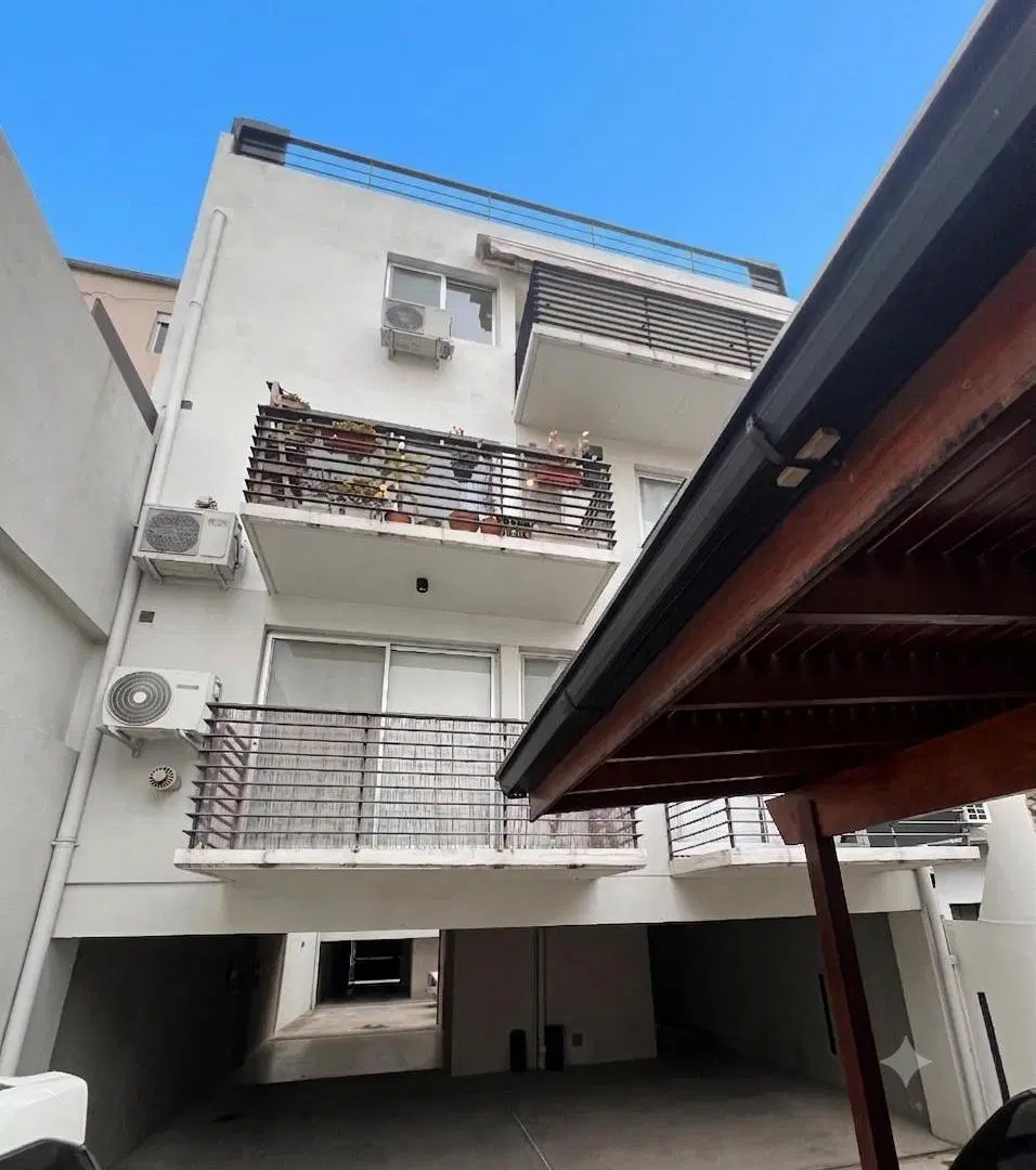 San Fernando: Moderno depto en 2 plantas: 3 Dormitorios, gran terraza propia, 3 baños y 2 cocheras. 1