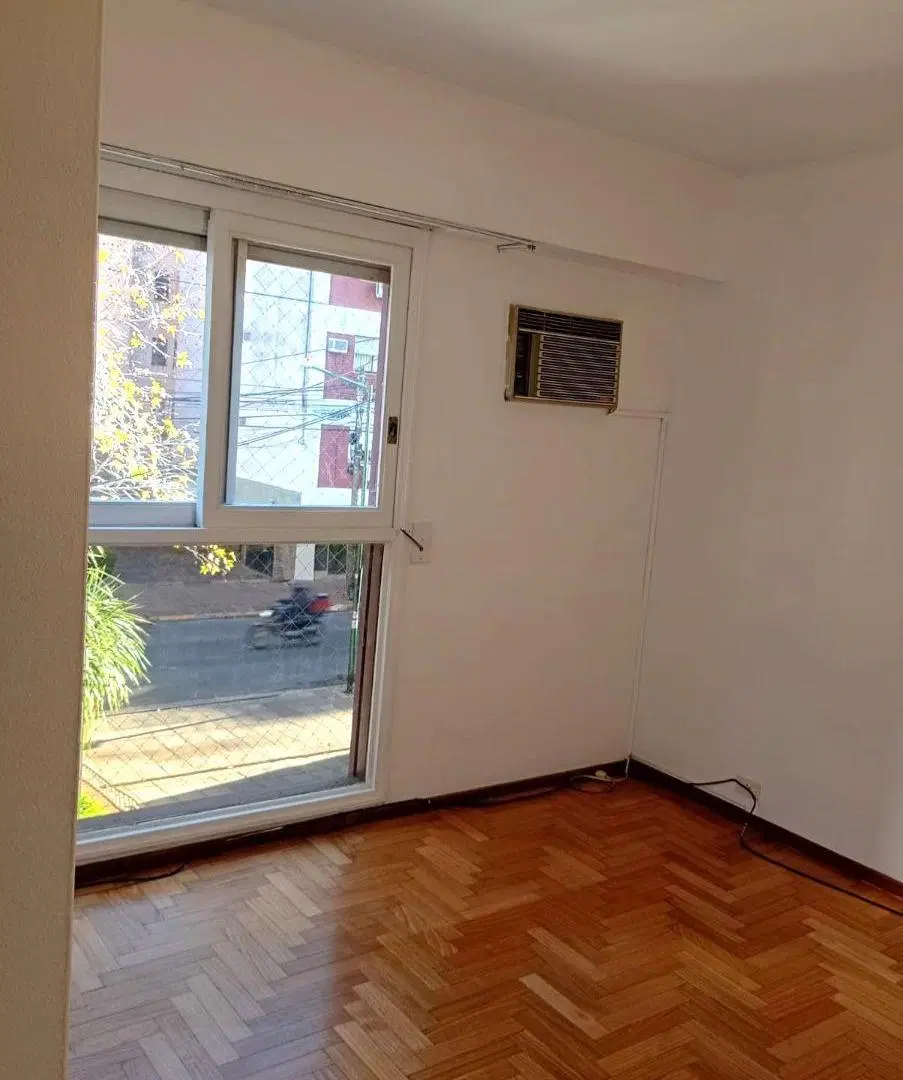 Acassuso. Lindo Depto 4 Amb, con 2 Baños, Cocina Comedor. Cochera Cub y Baulera 5