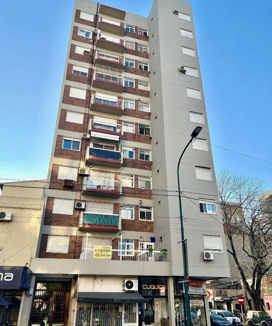 Martínez: Luminoso Depto con gran terraza. Apto Vivienda y Profesional: 2 Amb. Frente. Muy luminoso 1