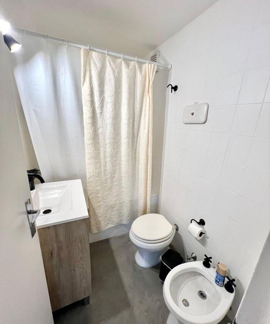 Foto de Martínez: Excelente y amplio depto de 3 Amb reciclado a nuevo. Vista, imagen 2