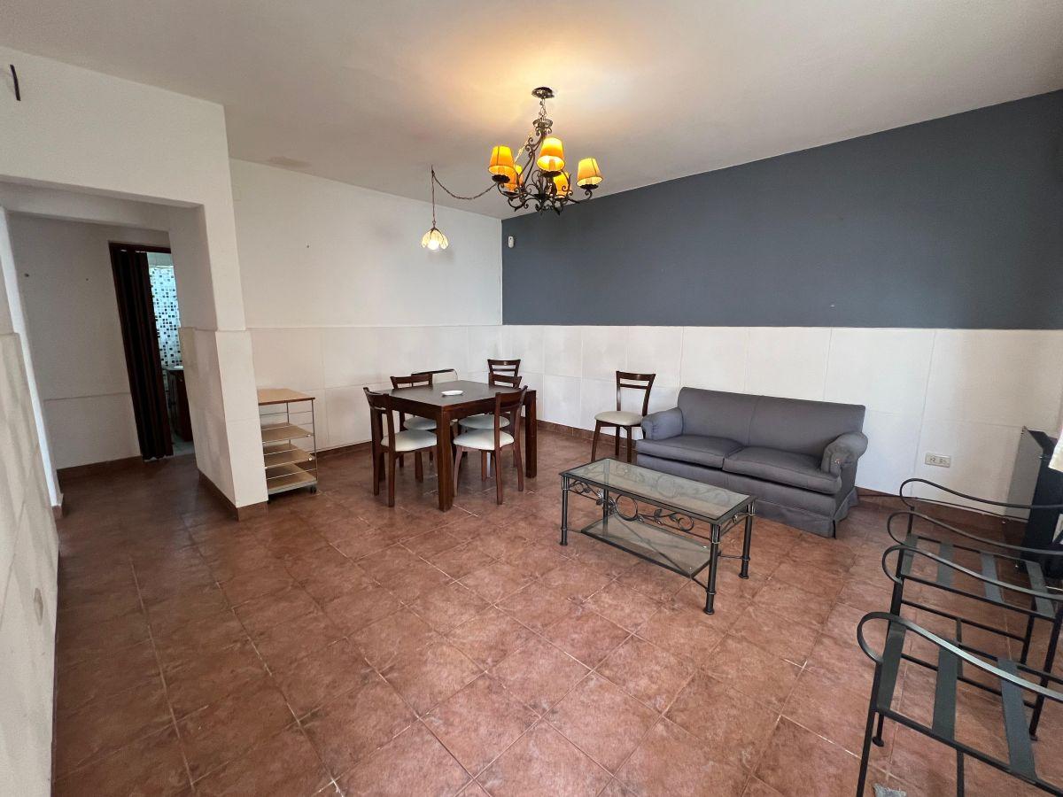 Foto de Villa Adelina:PH al medio de 3 ambientes con patio. y parrilla, imagen 1