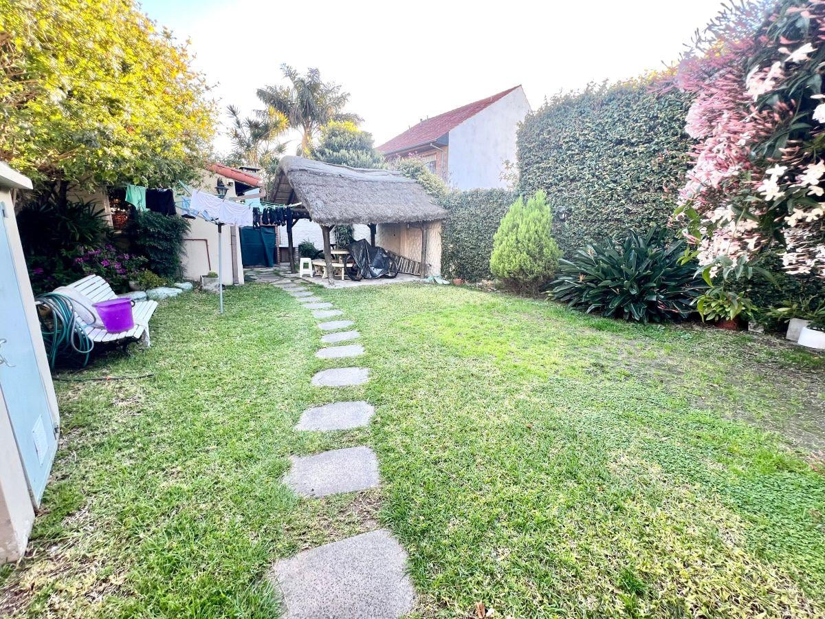 Foto de Martínez: Casa en 1 Planta gran jardín. Lote 8,66x34. 2 Dormitorios, imagen 3