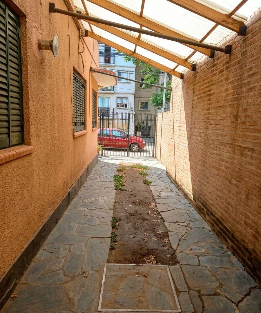 Foto de Casa para reciclar o apto desarrollo. A media cuadra de Avda, imagen 3