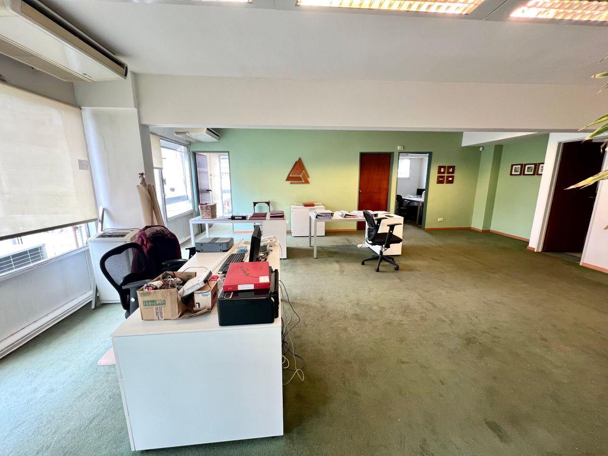 Foto de Viamonte y Florida: Única oficina con departamento propio y cochera, imagen 3