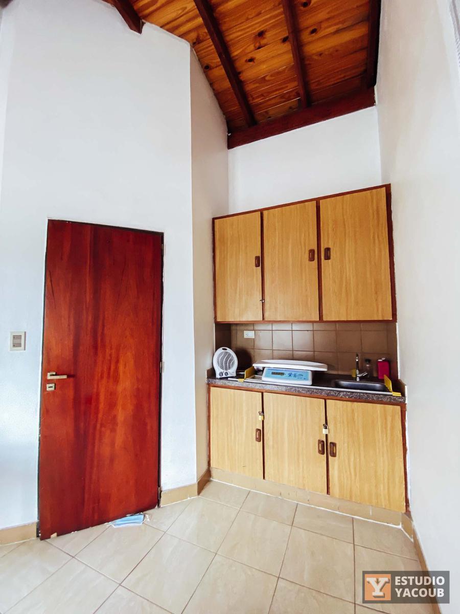 Edificio Comercial en Venta - 7 Consultorios 3 Dorm. 7 Baños - 428 m² - Berisso 5