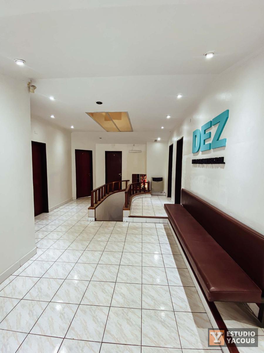 Edificio Comercial en Venta - 7 Consultorios 3 Dorm. 7 Baños - 428 m² - Berisso 1