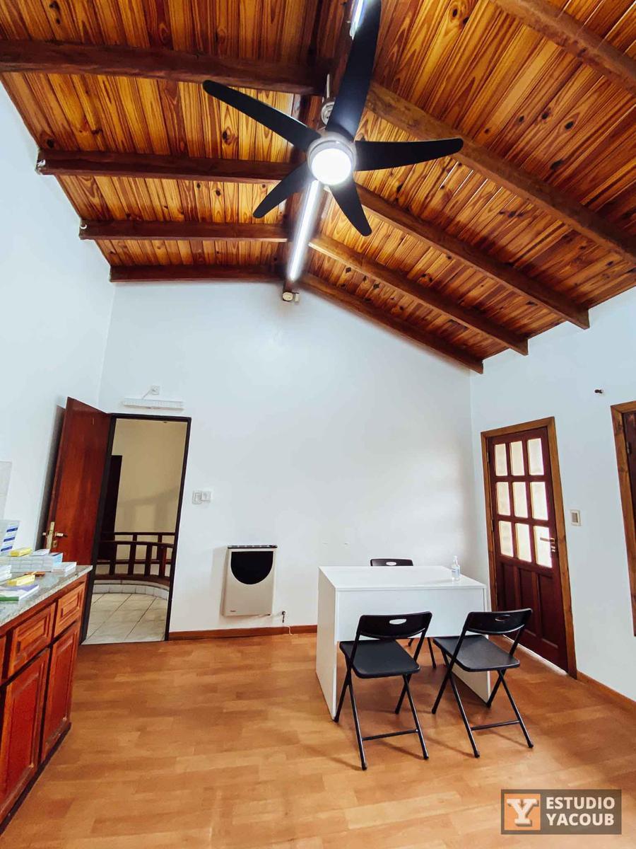 Edificio Comercial en Venta - 7 Consultorios 3 Dorm. 7 Baños - 428 m² - Berisso 5