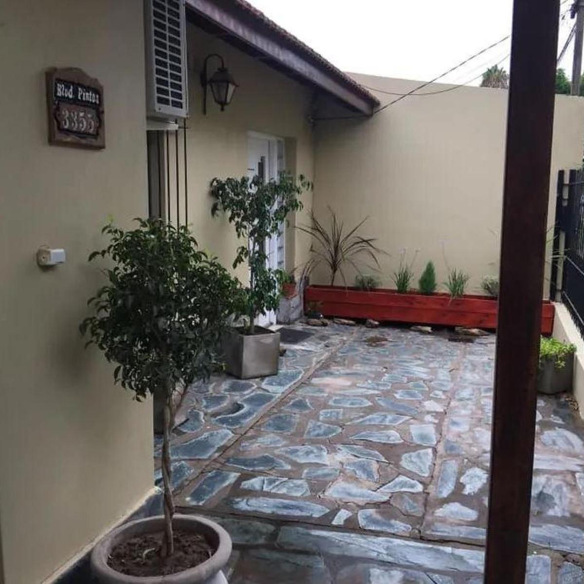 Casa en Venta - 2 Dorm. 1 Baño - Cochera - 220 m² - Coronel Brandsen 3