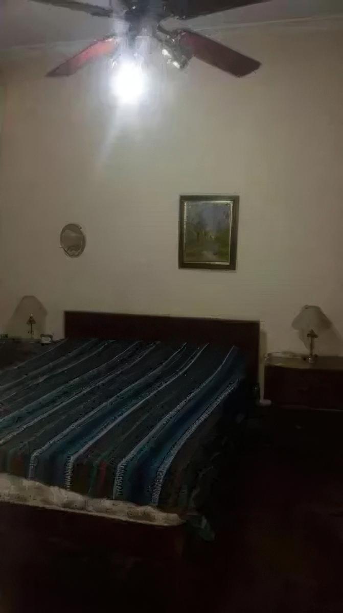 Casa Venta 4 Dorm. 1 Baño - 210 m² Totales 180 m² Cubiertos - Banfield 4