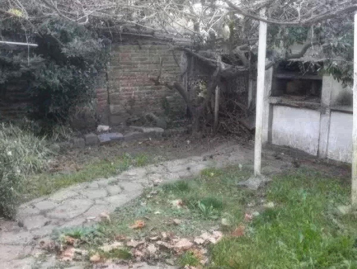 Casa Venta 4 Dorm. 1 Baño - 210 m² Totales 180 m² Cubiertos - Banfield 5