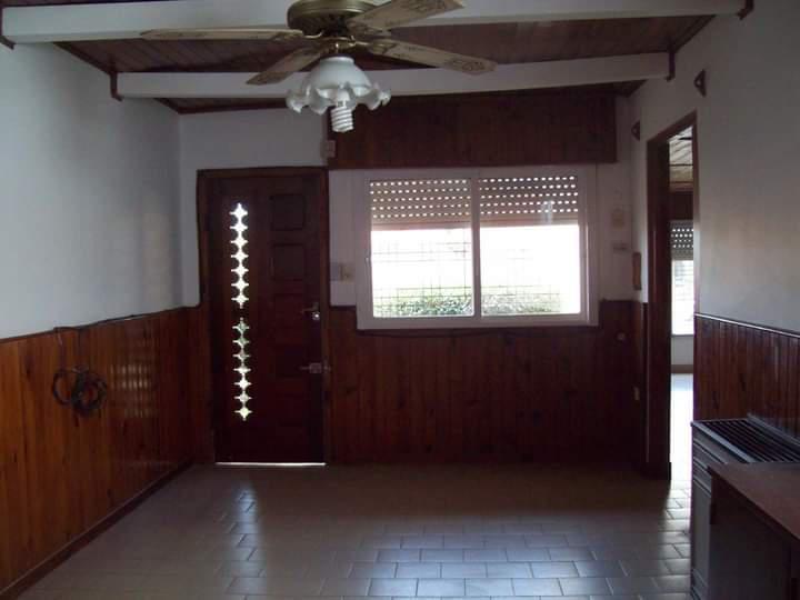Casa en Venta - 3 Dorm. 1 Baño - Cochera - 161 m² - Bolívar 5