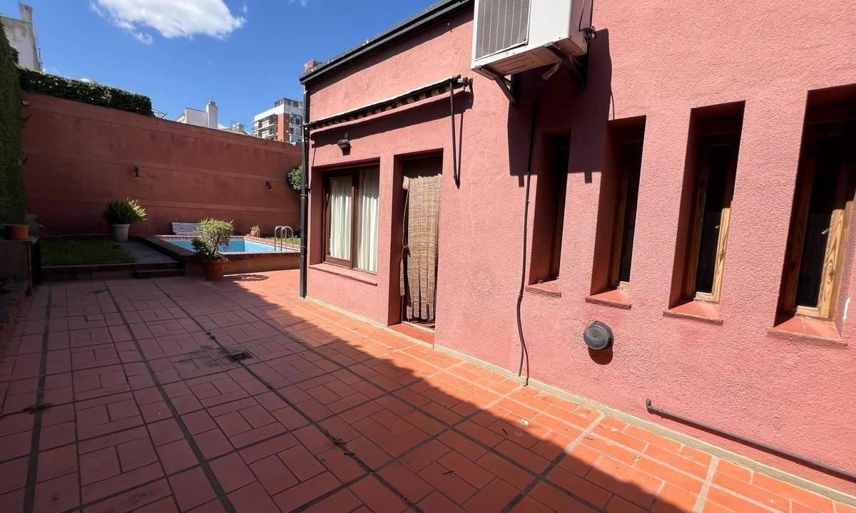 Casa en Venta - 3 Dorm. 2 Baños - Cochera - 352 m² - Mercedes 5
