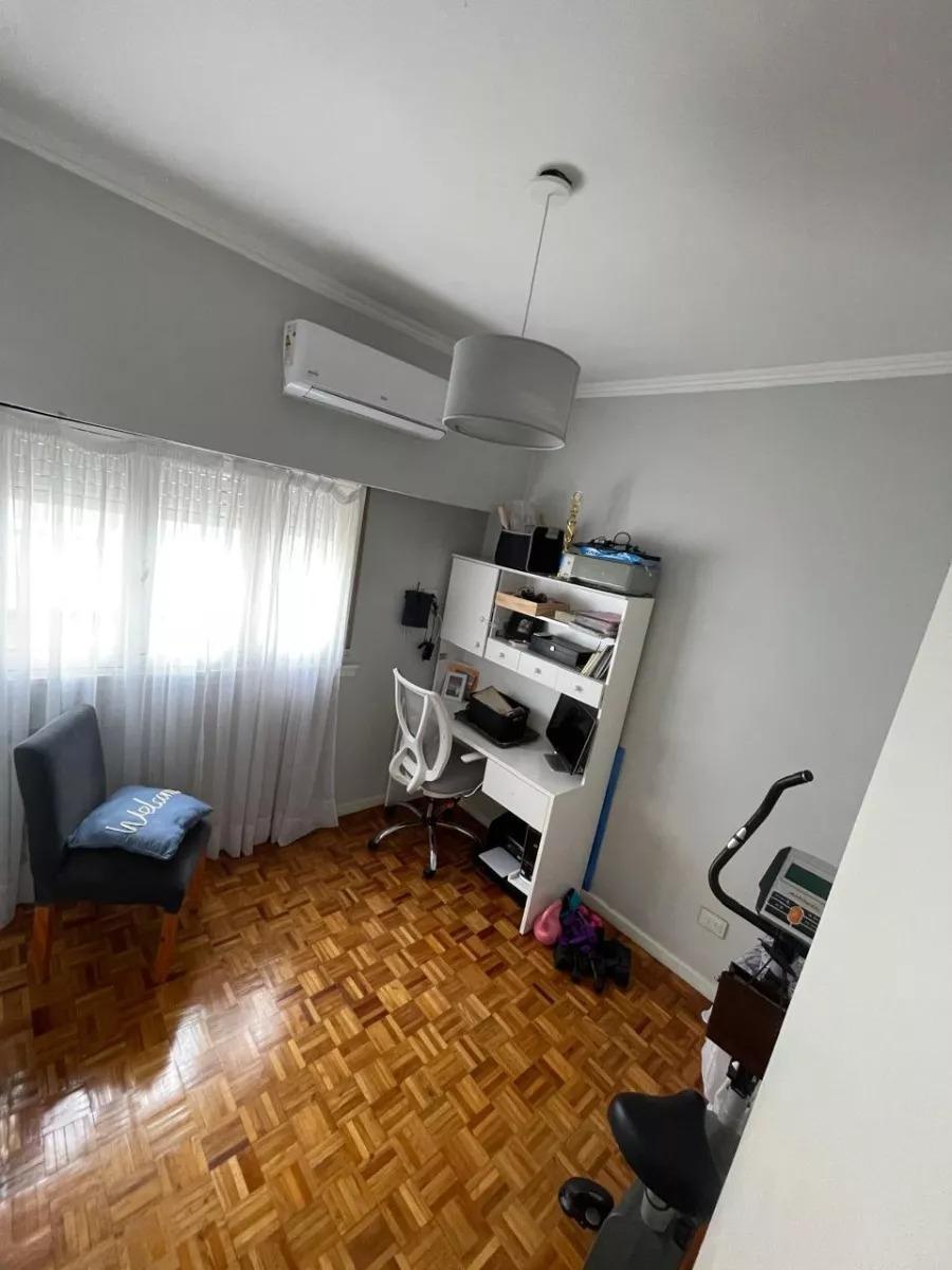 Departamento en Venta - 5 Dorm. 2 Baños - Flores 1