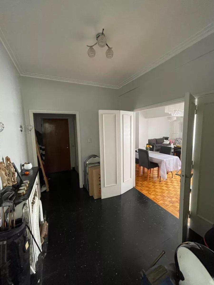 Departamento en Venta - 5 Dorm. 2 Baños - Flores 4