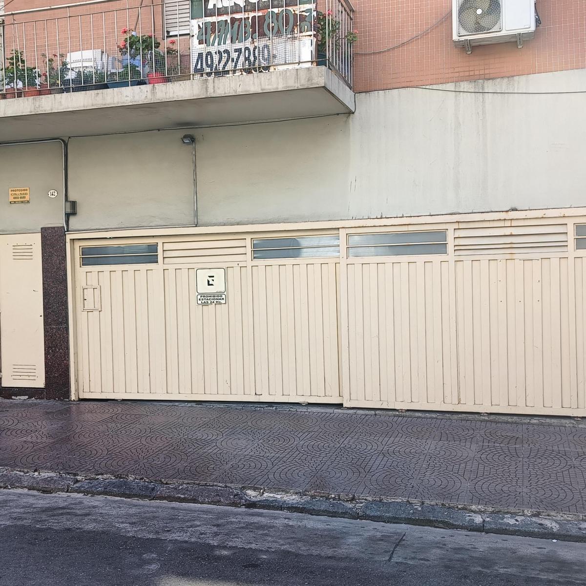 Departamento en Venta - 3 Dorm. 2 Baños - Cochera - 105 m² - Flores Norte 2