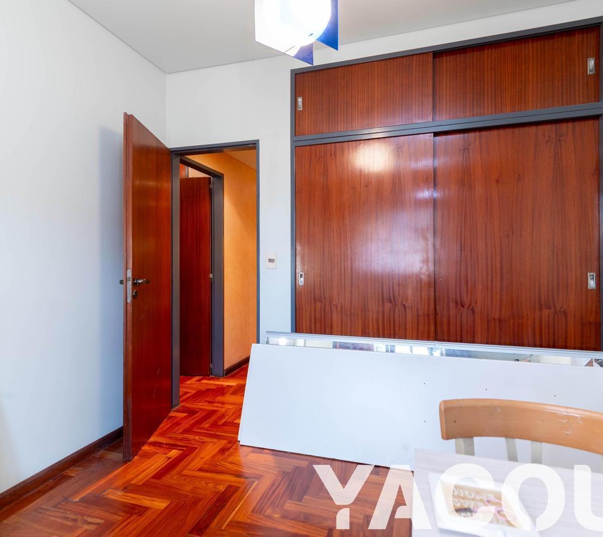 Triplex en Venta - 3 Dorm. 3 Baños - Cochera - 170 m² - Parque Avellaneda 2