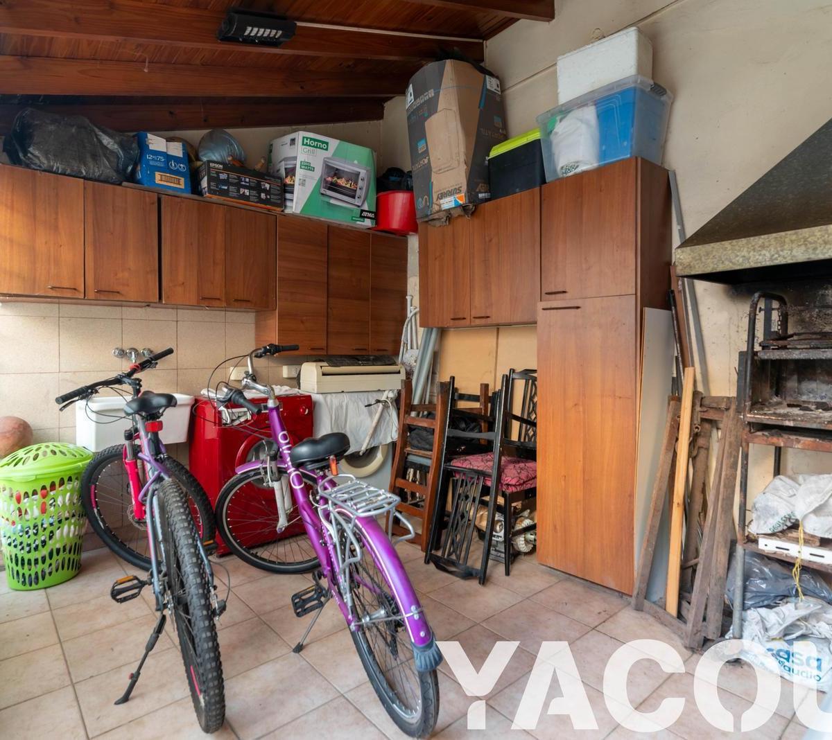 Triplex en Venta - 3 Dorm. 3 Baños - Cochera - 170 m² - Parque Avellaneda 4