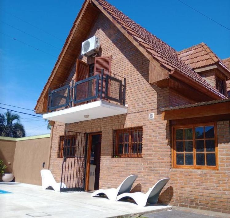 Casa en Venta - 3 Dorm. 2 Baños - Cochera - 340 m² - San Miguel 2