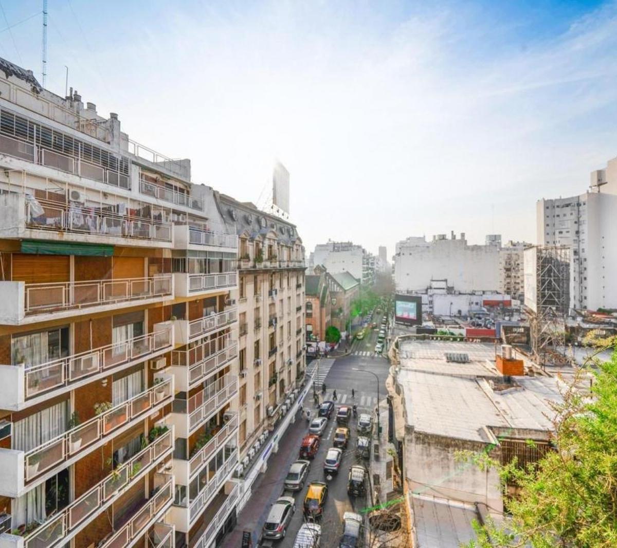 Departamento en Venta - 5 Dorm. 4 Baños - Cocheras - 274 m² - Flores 4