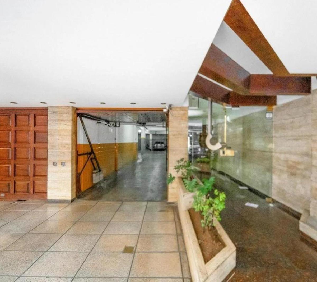 Departamento en Venta - 5 Dorm. 4 Baños - Cocheras - 274 m² - Flores 2