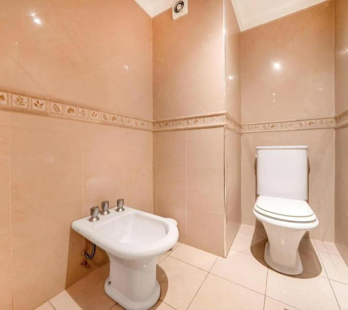 Departamento en Venta - 5 Dorm. 4 Baños - Cocheras - 274 m² - Flores 1