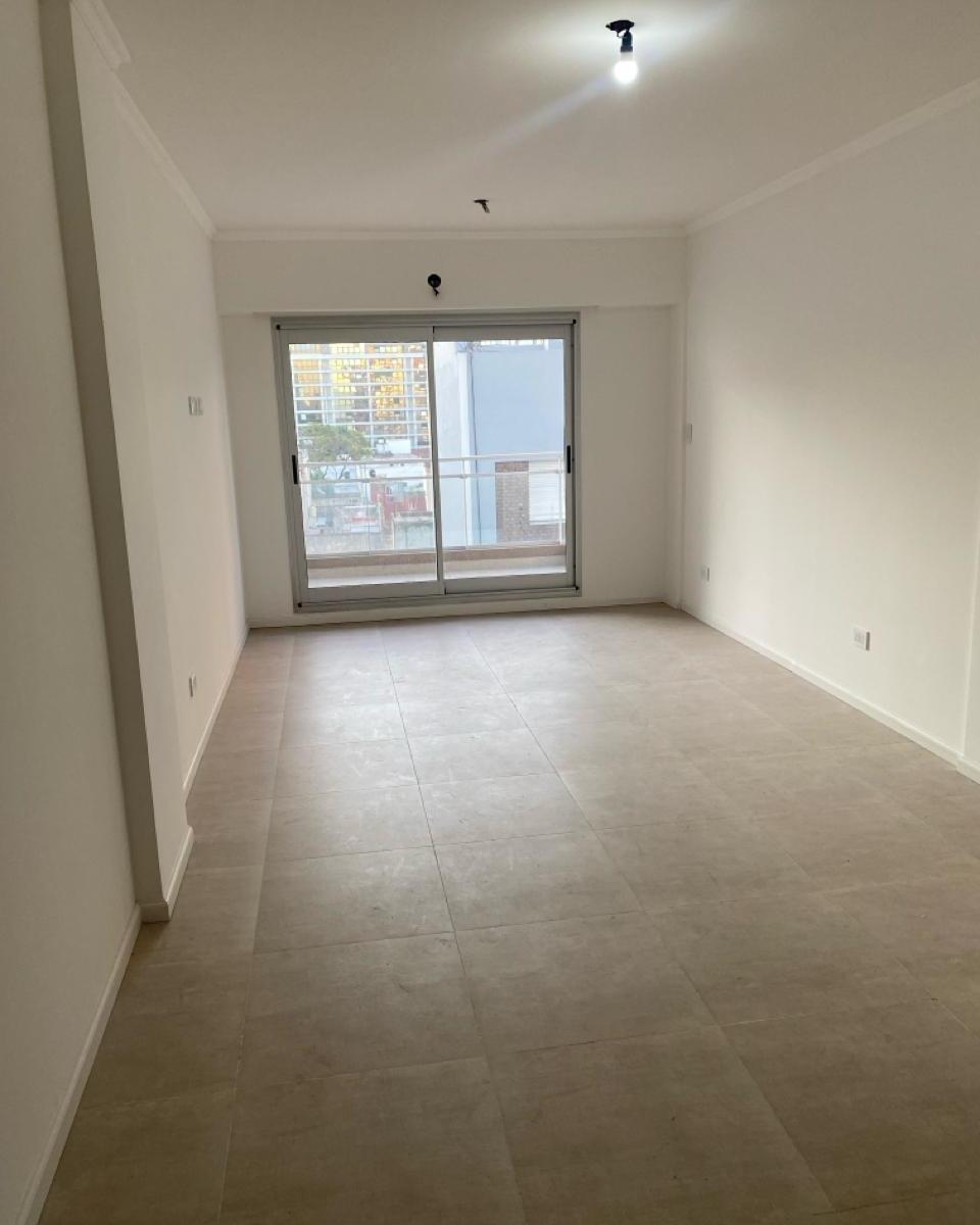 Departamento Monoambiente en Venta - 1 Baño - Cochera - 36 m² - Monserrat 2