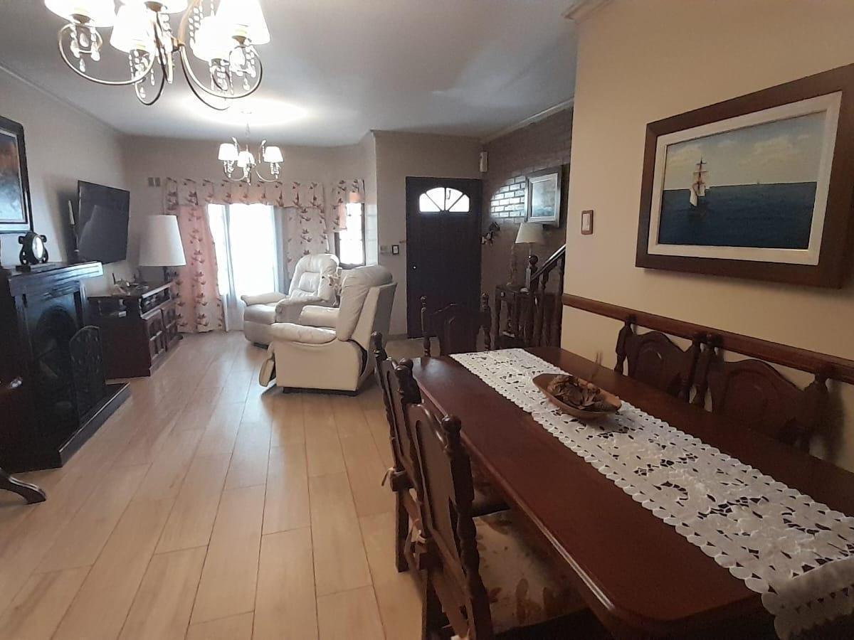 PH en Venta - 4 Dorm. 2 Baños - Cochera - 254 m² - Barracas 2