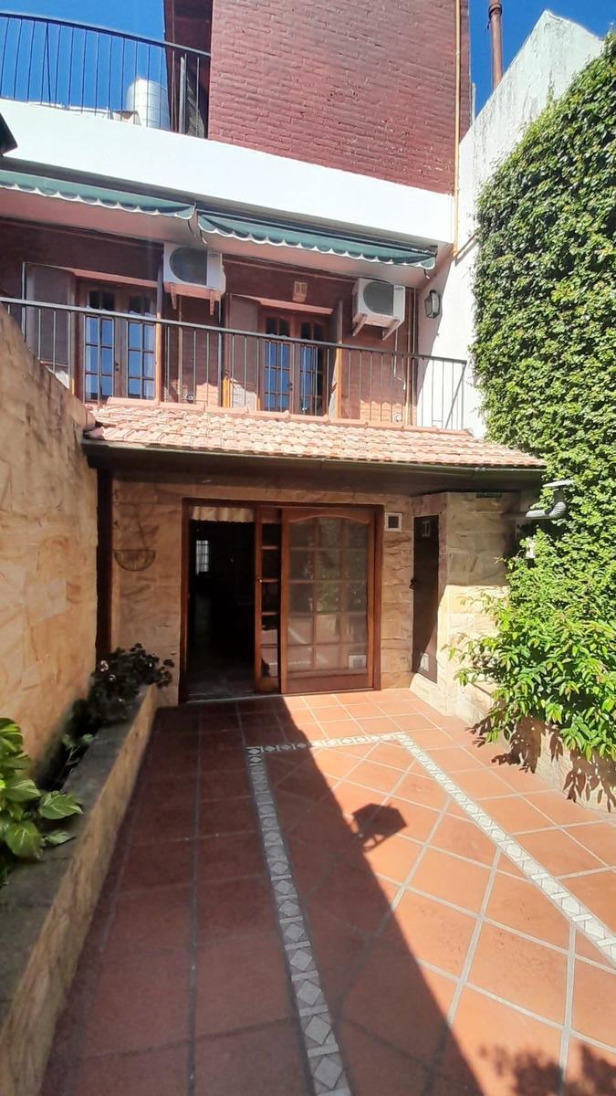 PH en Venta - 4 Dorm. 2 Baños - Cochera - 254 m² - Barracas 4