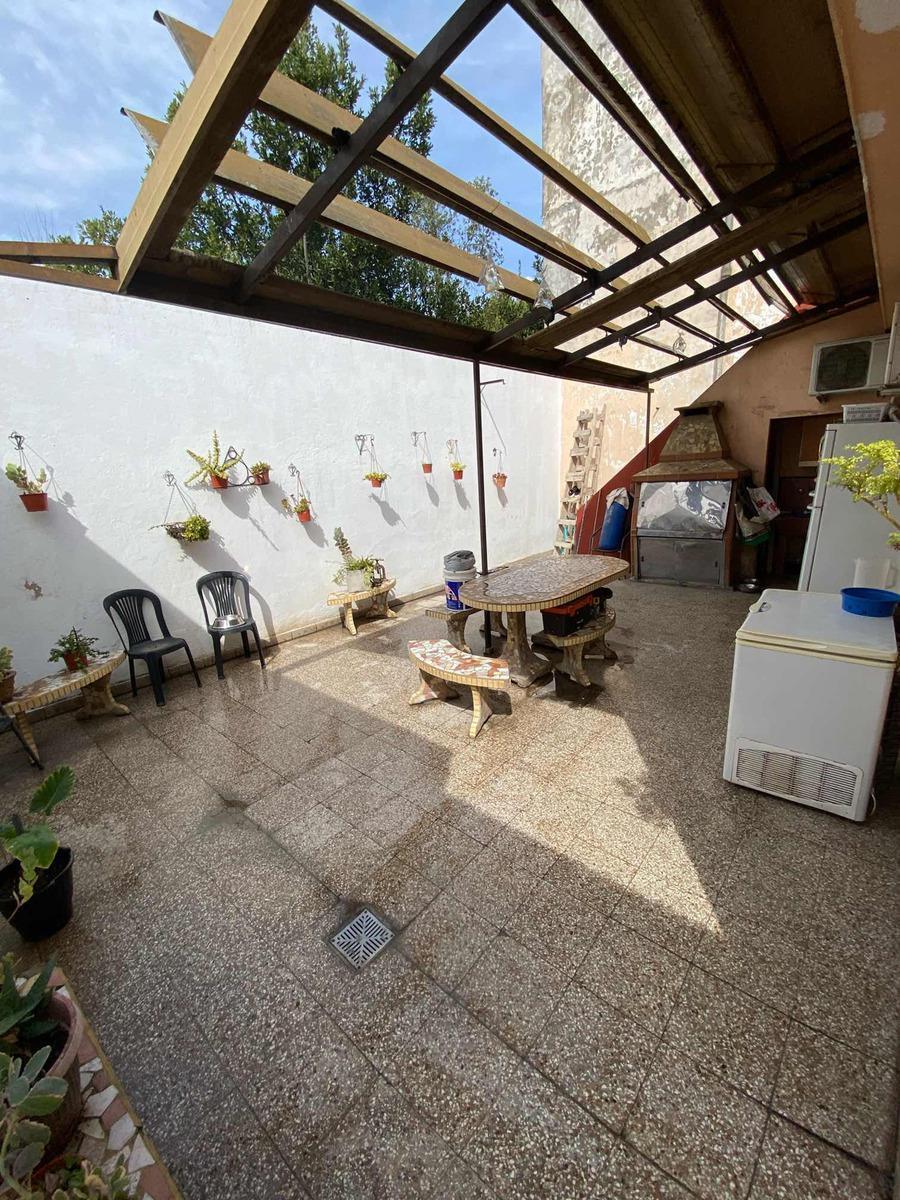 PH en Venta - 5 Dorm. 2 Baños - 290 m² - Mataderos 3