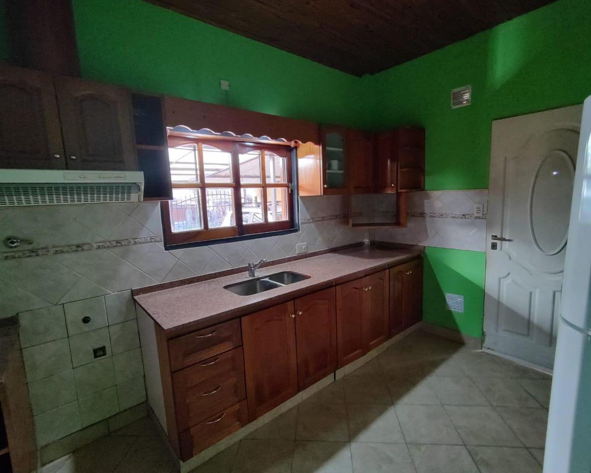 Casa en Venta - 3 Dorm. 1 Baño - Cocheras - 263 m² - Alcorta, Moreno 4