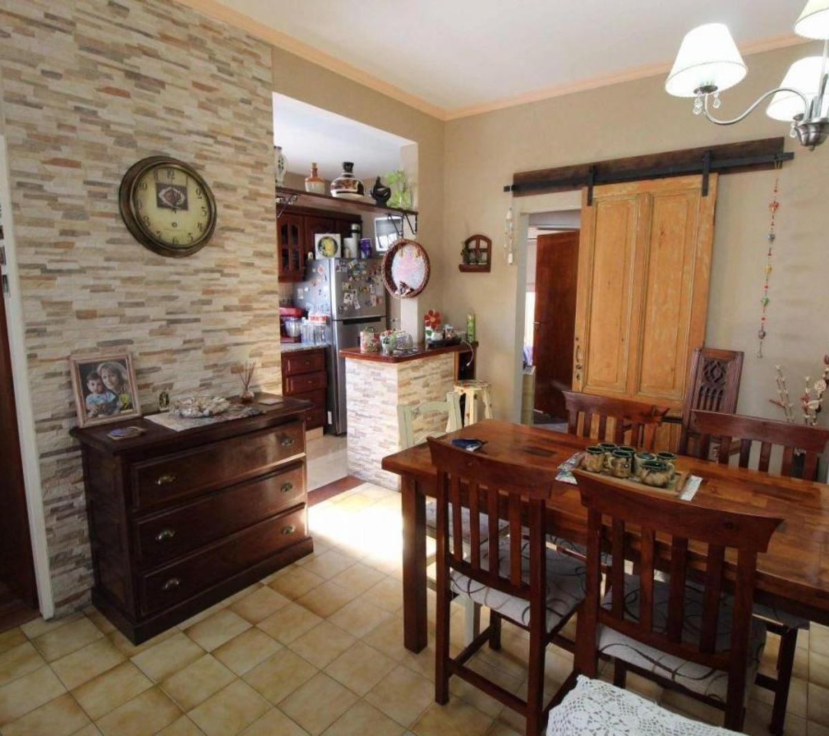 Casa en Venta - 2 Dorm. 1 Baño - Cochera - 102 m² - Morón 1