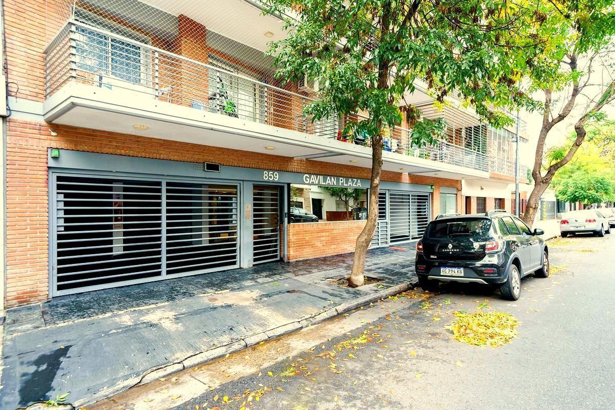 Departamento en Venta - 2 Dorm. 2 Baños - Cochera - 69 m² - Flores 2