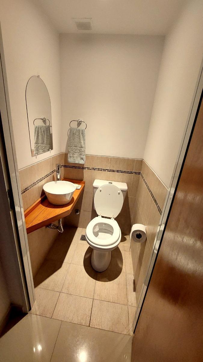 Departamento en Venta - 2 Dorm. 2 Baños - Cochera - 69 m² - Flores 1