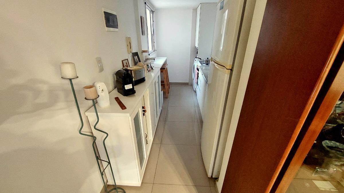 Departamento en Venta - 2 Dorm. 2 Baños - Cochera - 69 m² - Flores 5