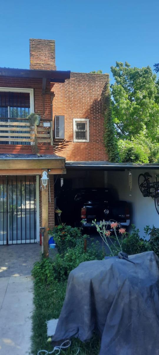 Casa en Venta - 3 Dorm. 3 Baños - 480 m² - Muñiz 4