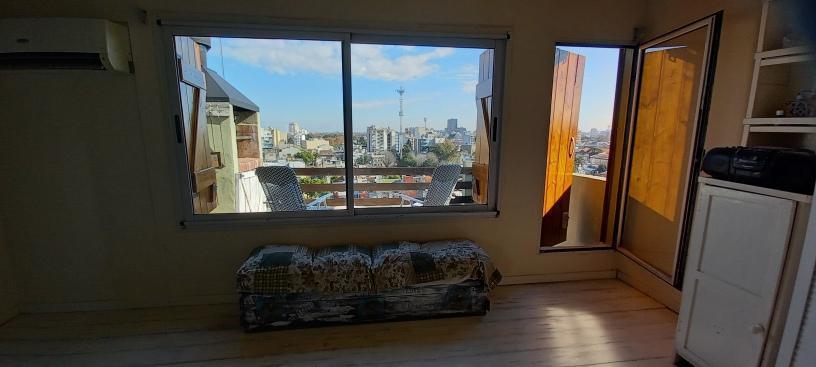 Departamento en Venta - 3 Dorm. 1 Baño - 67 m² - Floresta 2