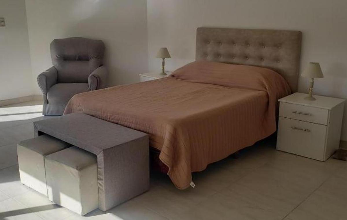 Casa en Venta - 4 Dorm. 7 Baños - Cochera - 470 m² - Pinamar 1