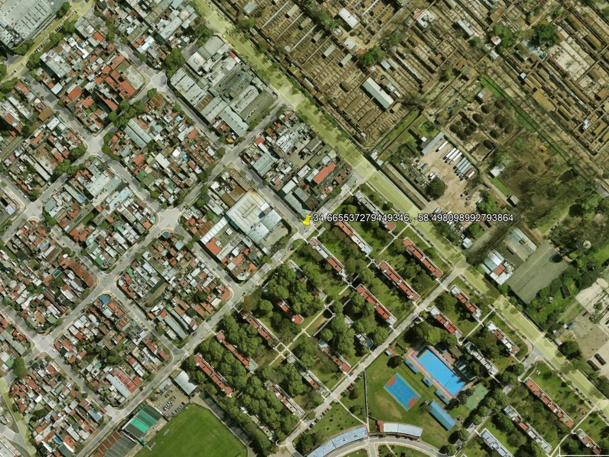 Casa en Venta - 3 Dorm. 2 Baños - 145 m² - Liniers 5